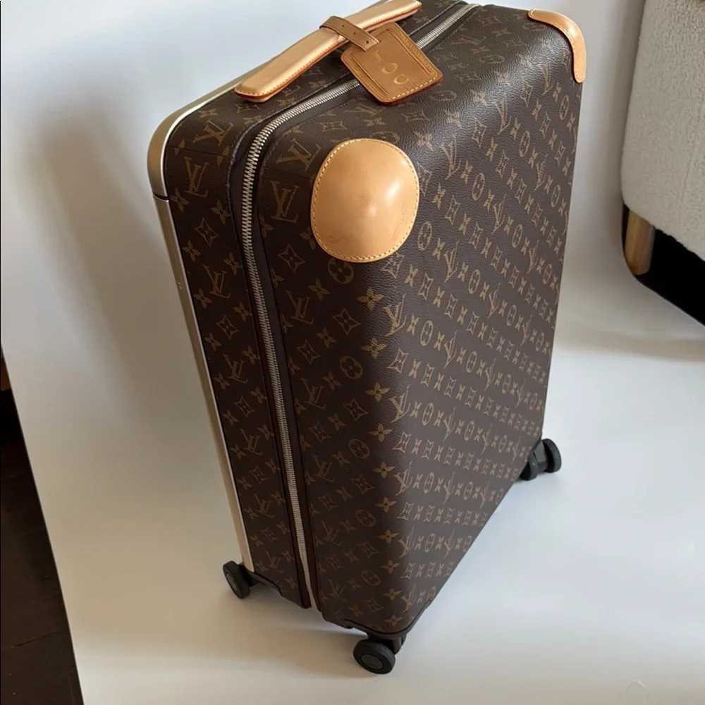 Louis Vuitton Monogram Canvas Travel Bag - Picture 9 of 15